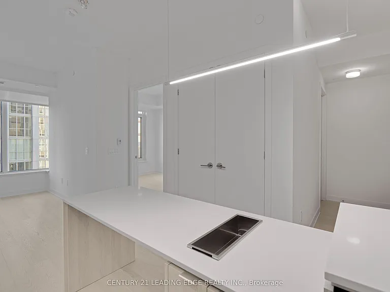11 Yorkville Ave #3906 — Photo 20