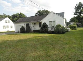 8 Harmon Rd, Glenville, NY 12302