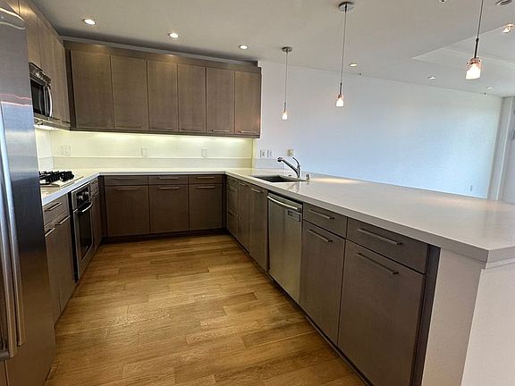3rd image of 550 18th St APT 405