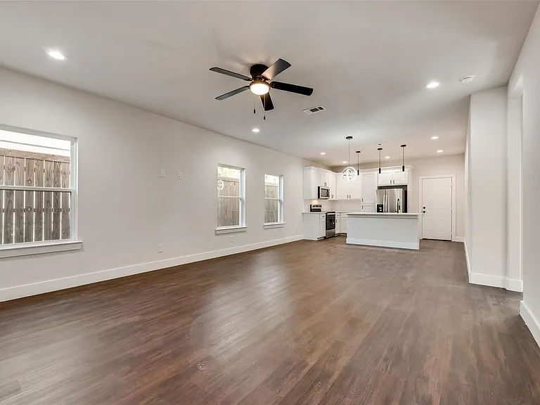 4024 Colonial Ave — Photo 2