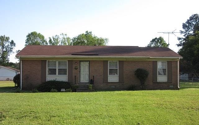 1st image of 110 Rose Dr