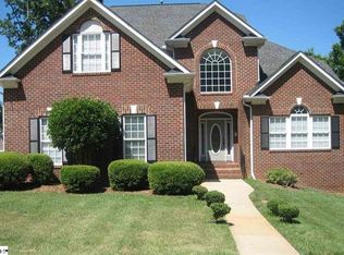 106 Nottinghill Ct, Simpsonville, SC 29681