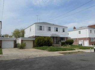 4533 Robinson St, Flushing, NY 11355