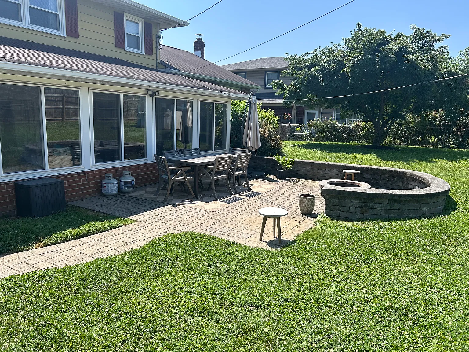 4 bed, 1.5 bath, 1875 sqft, $2,875 — Photo 2