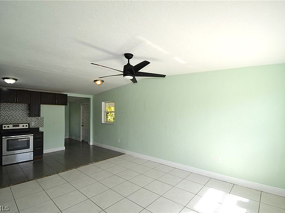 3rd image of 1324 Brookhill Dr