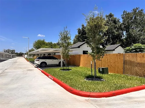 740 N Alamo Rd Photo 1