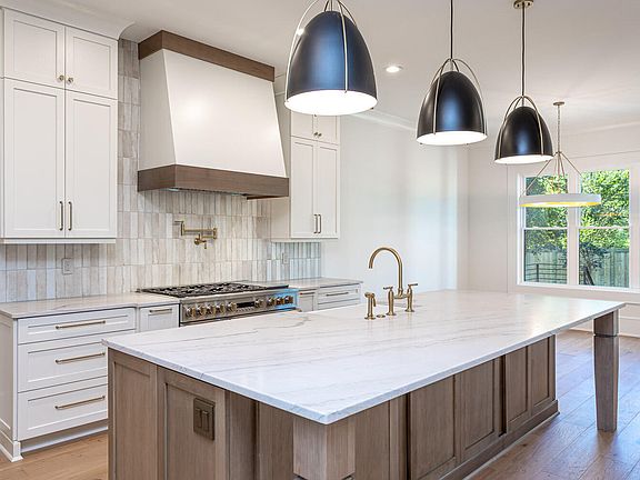 5th image of 204 Windel Dr