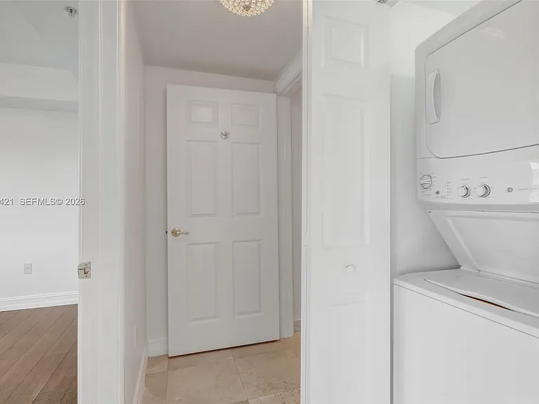 101 Sidonia Ave #404 — Photo 34