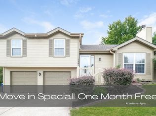 1241 Mockingbird Ln, Liberty, MO 64068