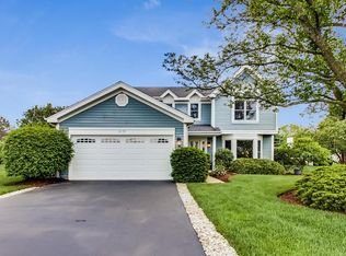1659 Deerhaven Dr, Crystal Lake, IL 60014