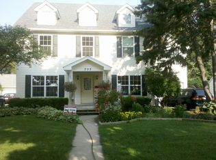 305 S Harrison Ave, Aurora, IL 60506