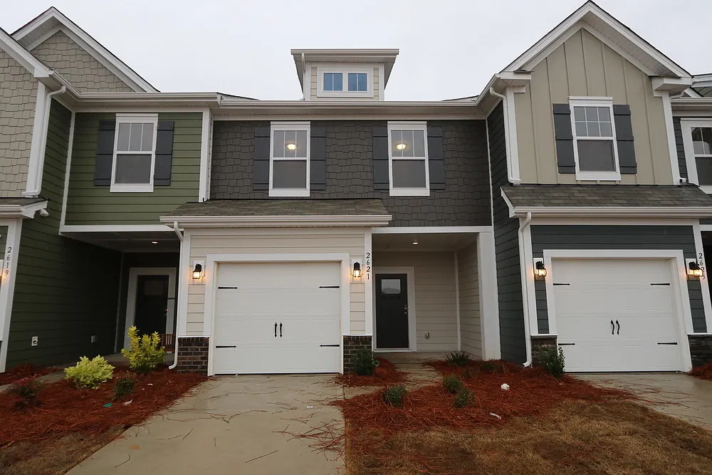 3 bed, 1700 sqft, $1,999 — Photo 1