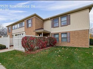 19520 Northridge Dr #16, Northville, MI 48167
