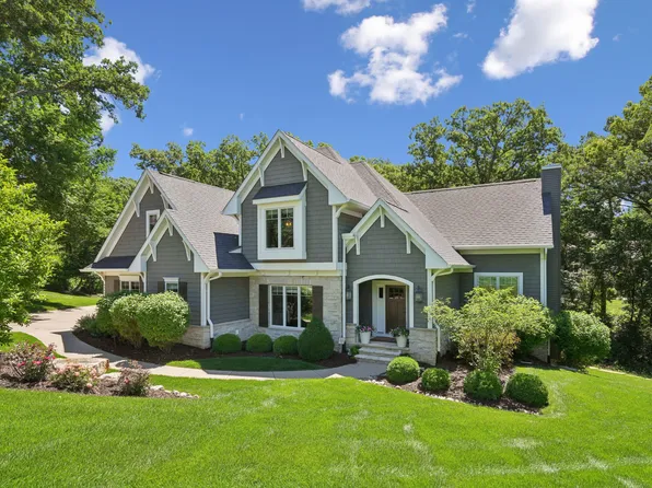 4865 Woody Creek Cir, Bettendorf, IA 52722
