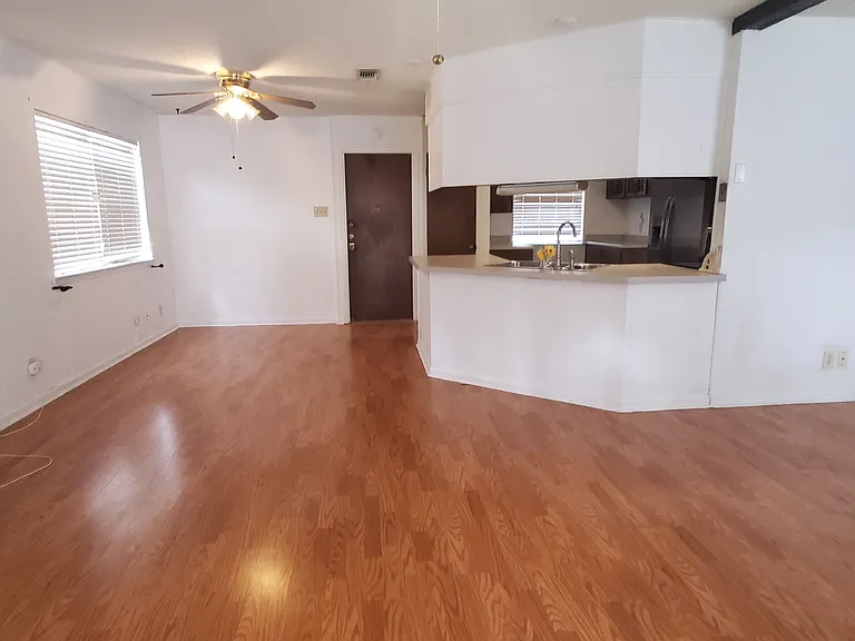 14219 Brook Hollow Blvd — Photo 12