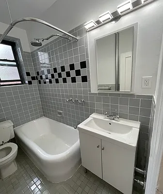 Rented by Otto Nielsen Realty | media 6