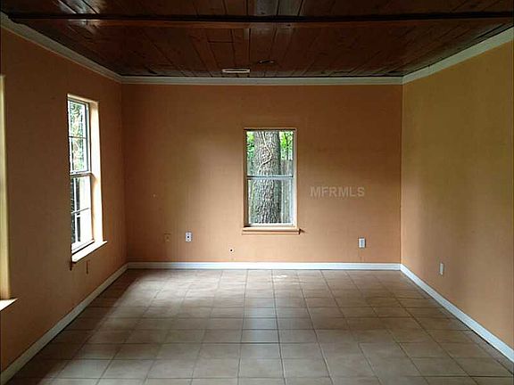2nd image of 1313 W Knollwood St