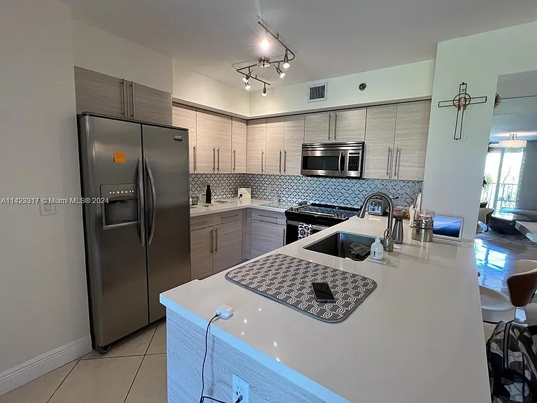 19901 E Country Club Dr #2505 — Photo 10