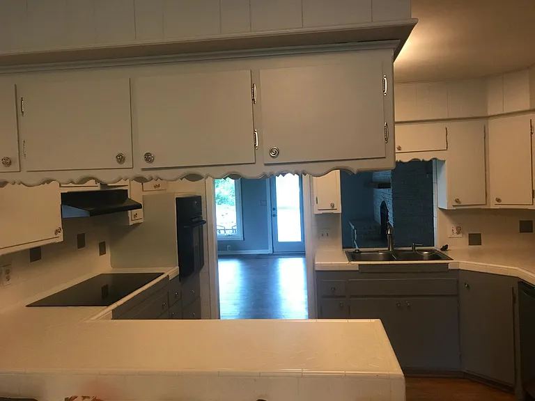 10816 Fowler Ave — Photo 2