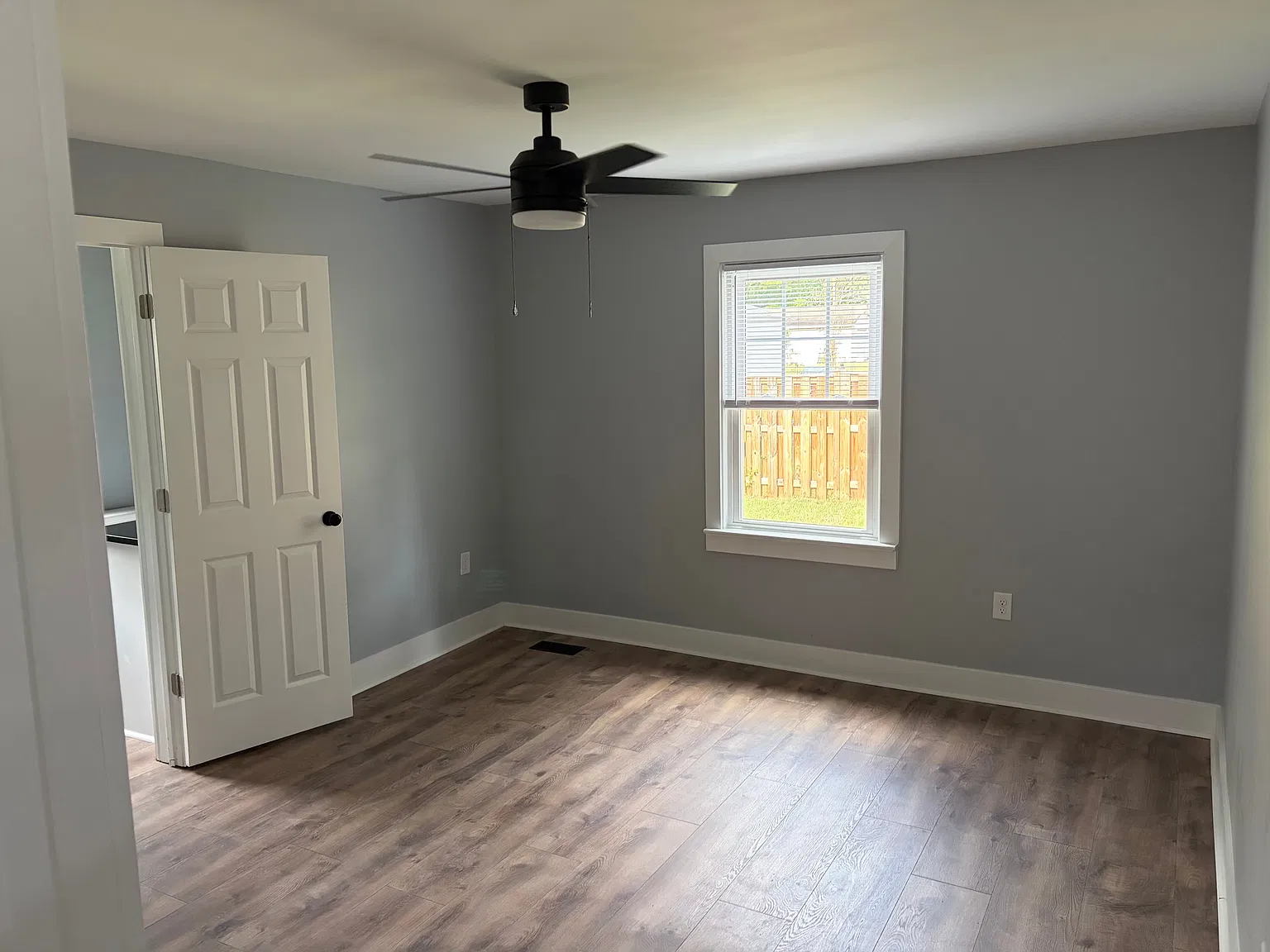 2 bed, 976 sqft, $1,850 — Photo 2