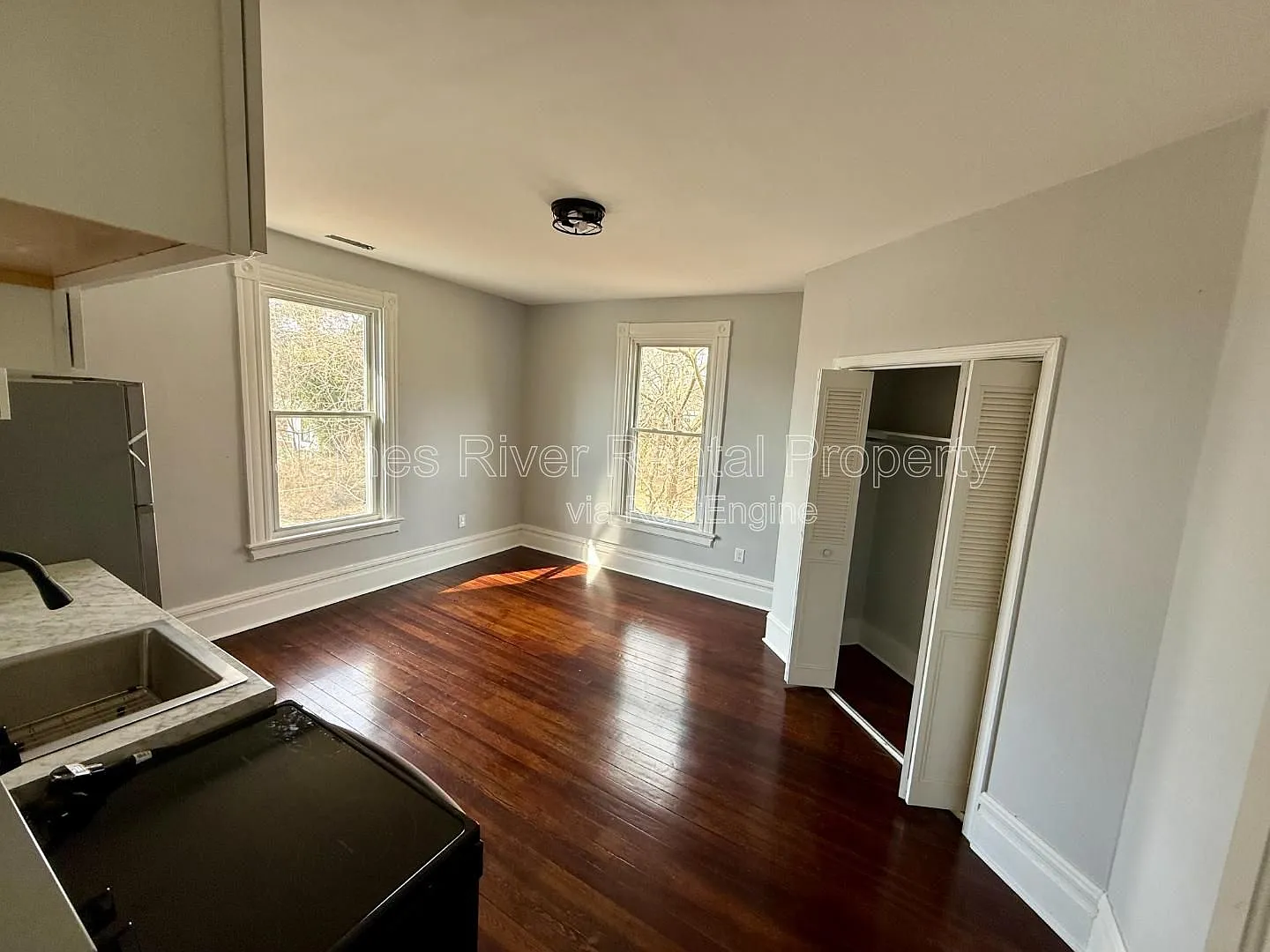 2 bed, 1.0 bath, 900 sqft, $895 — Photo 2