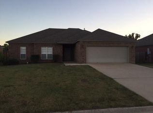 2565 Apple Blossom Ln, Conway, AR 72034