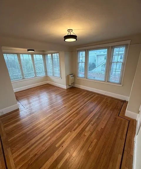 285 Van Buren Ave #4 — Photo 2