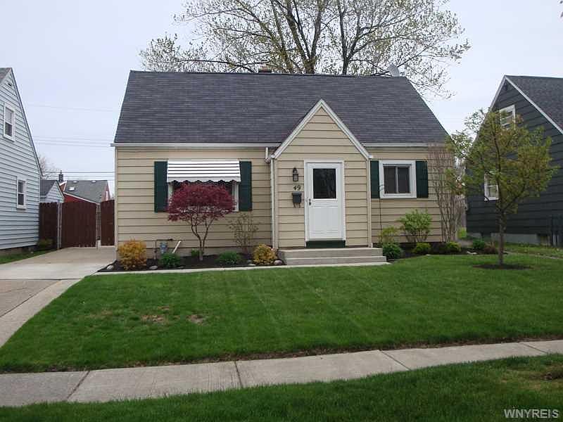 1st image of 49 Nicholas Dr S