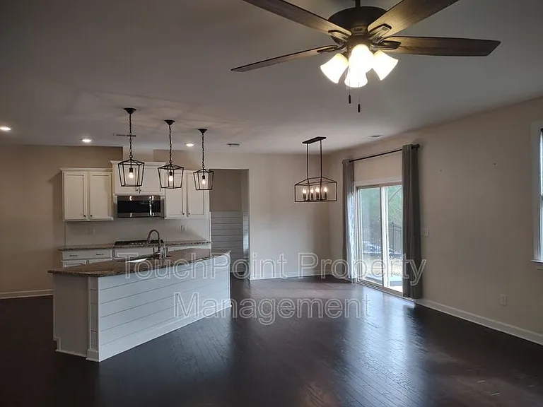1019 Hamilton Mill Dr — Photo 4