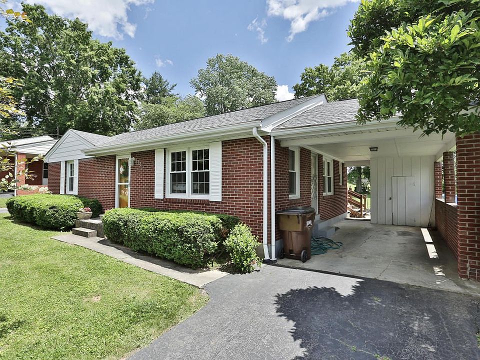 696 Southlawn Dr