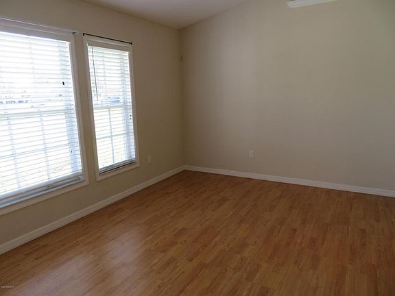 3rd image of 630 Forge Ct SE
