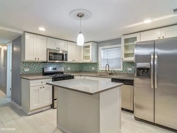 4th image of 1927 N Lawndale Ave #B