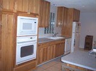 800 Noreda St, Angleton, TX 77515