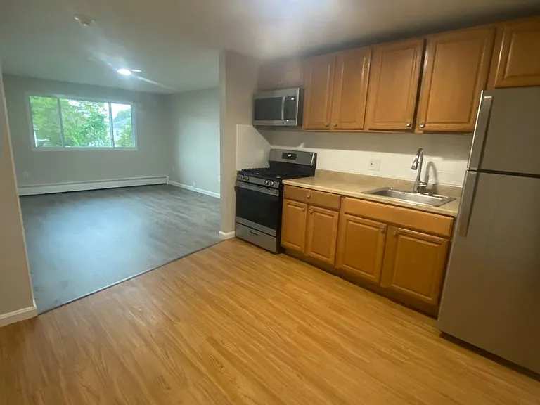 Hildreth Apartments — Photo 4