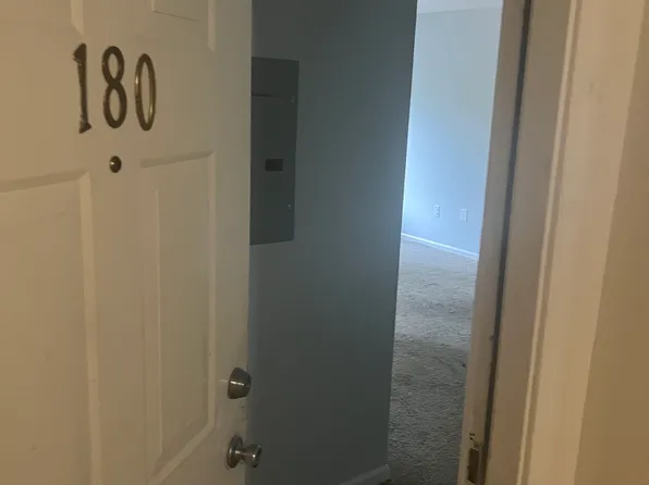 365 Mather Street APT 180, Hamden, CT 06514