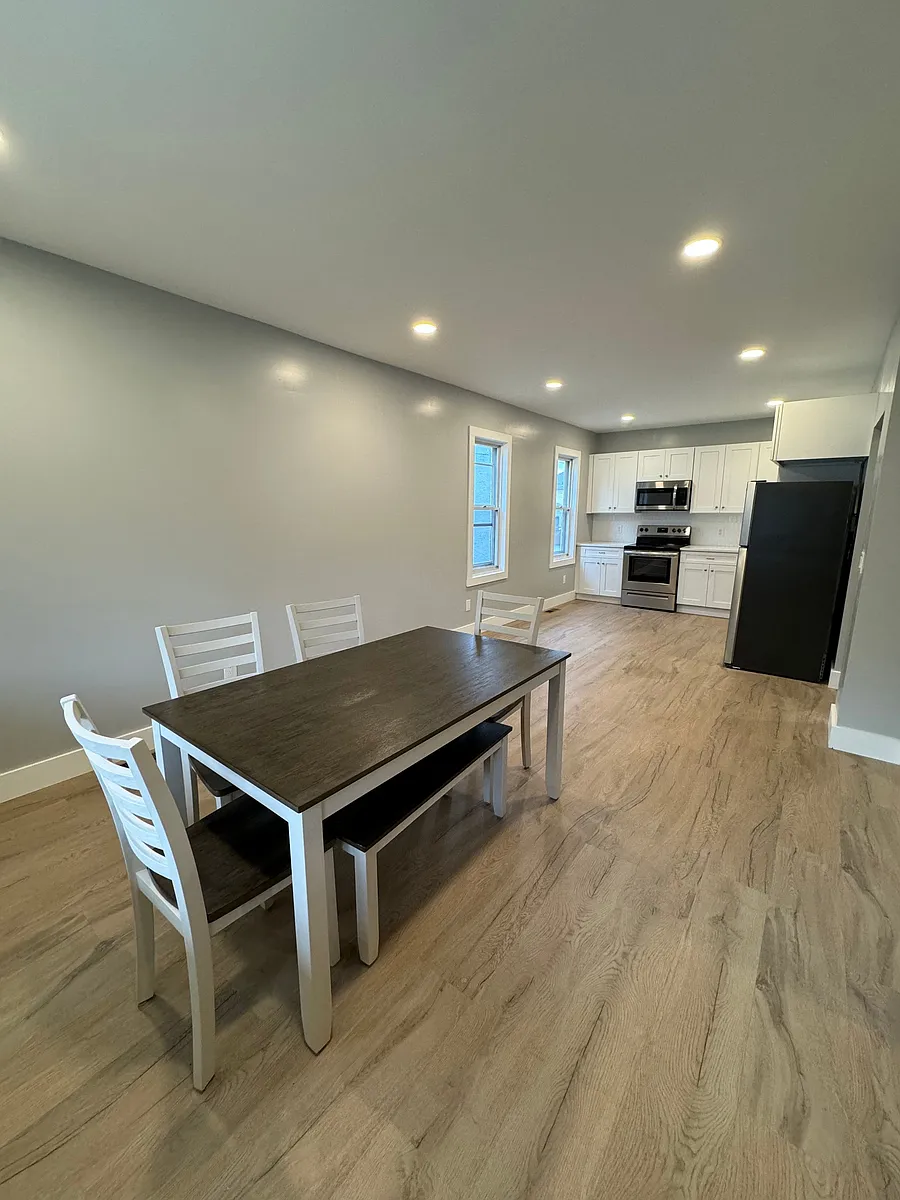 Building Photo - 2515 Olyphant Ave