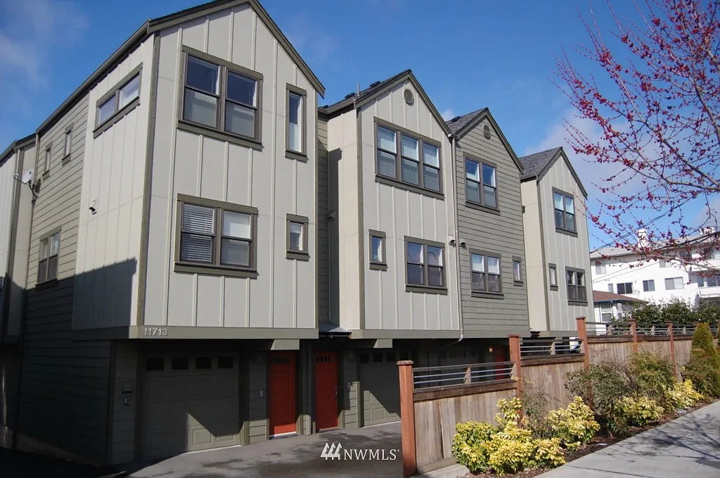 11707 Greenwood Avenue N #D photo 1