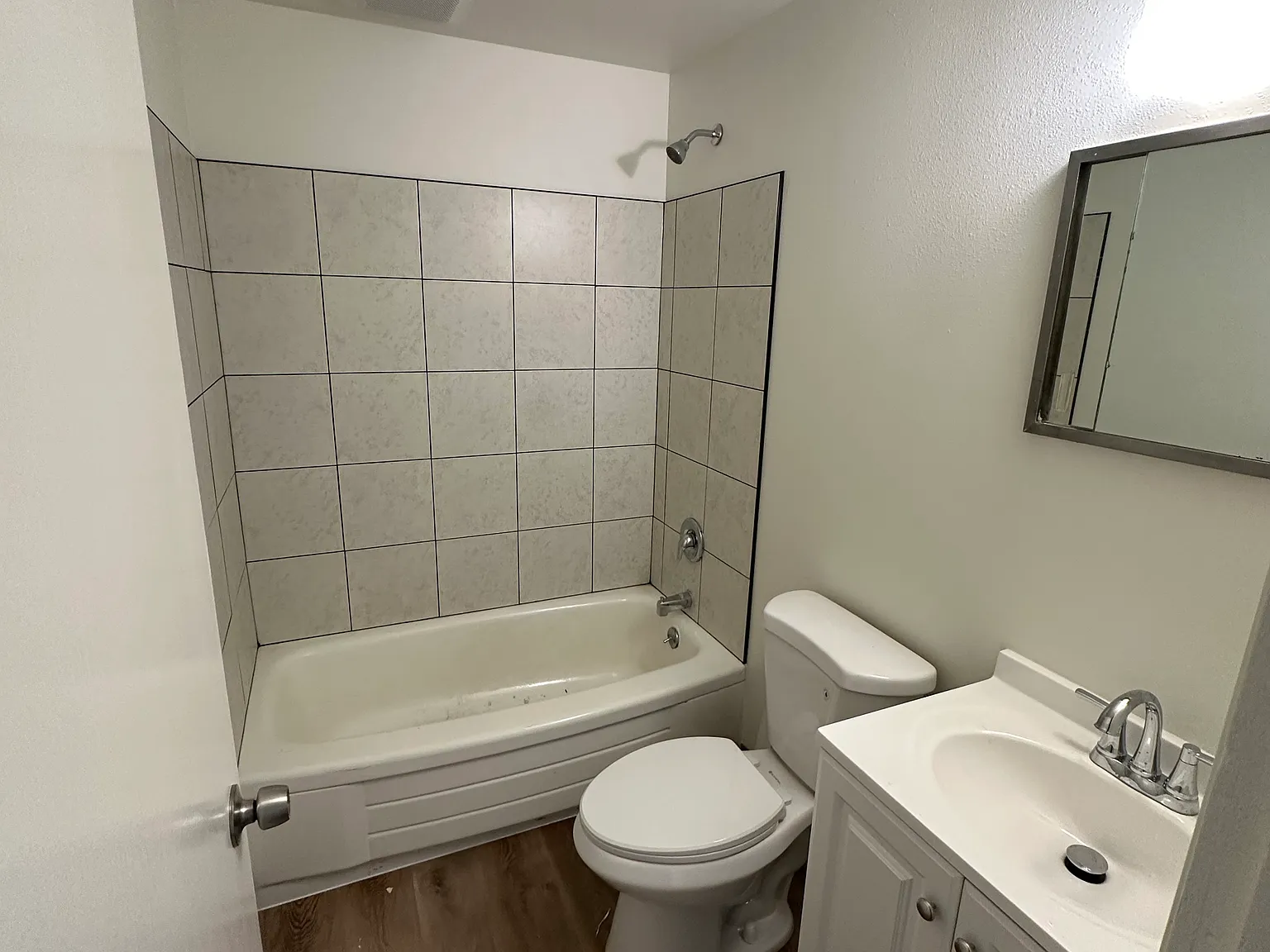 2 bed, 700 sqft, $1,000 — Photo 4