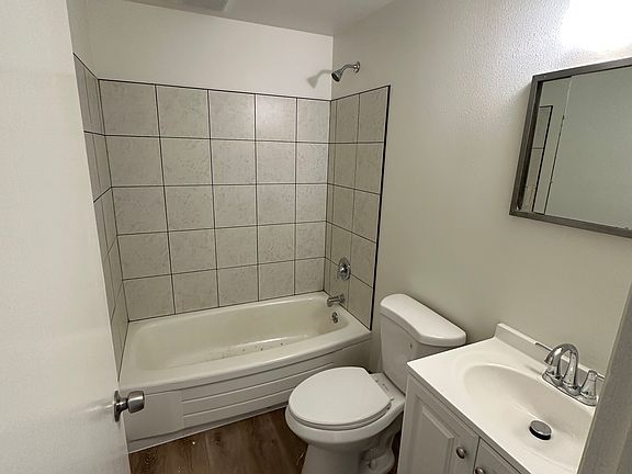 4th image of 208 S 4th St #2