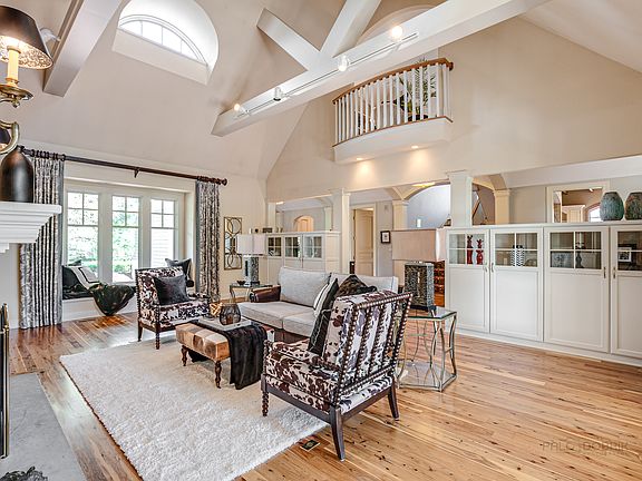 5th image of 1605 W Broadland Ln