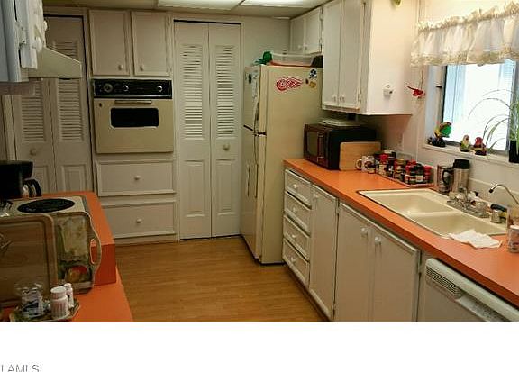 4th image of 24842 Windward Blvd