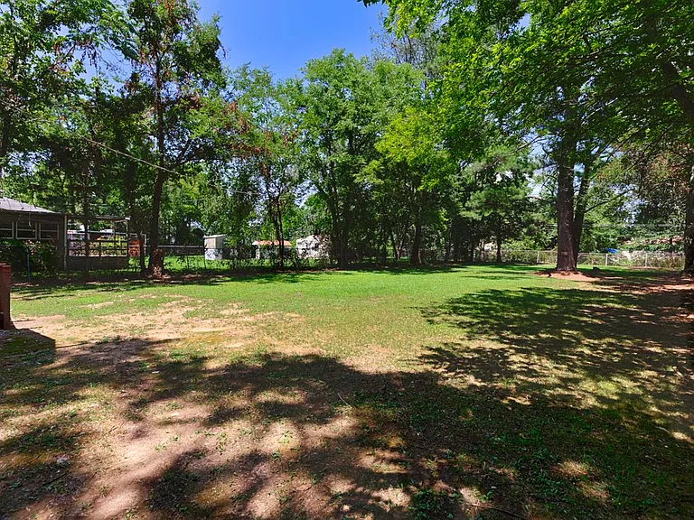 914 Linwood Dr NW — Photo 5