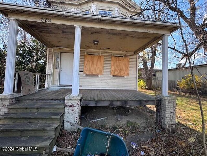 3rd image of 282 Livingston Avenue
