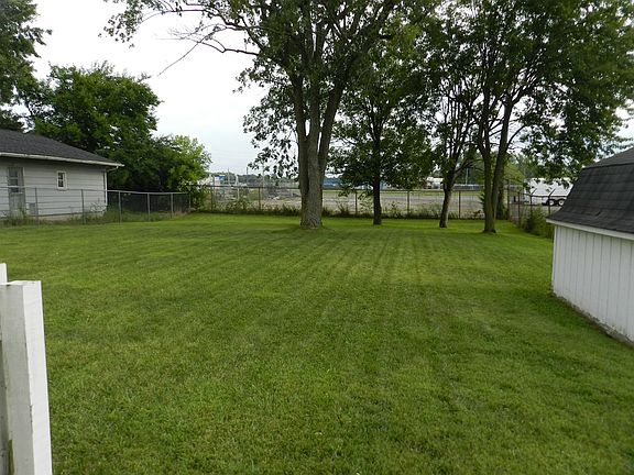 3rd image of 501 Osgood St