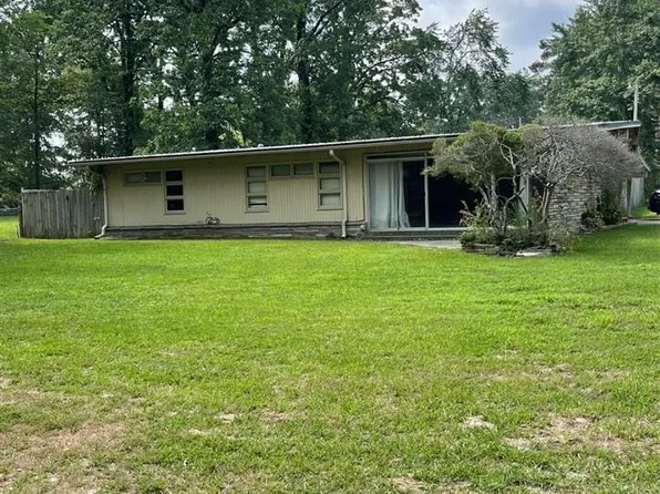 320 Holt St, Fordyce, AR 71742