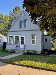 725 2nd St NW, Faribault, MN, 55021