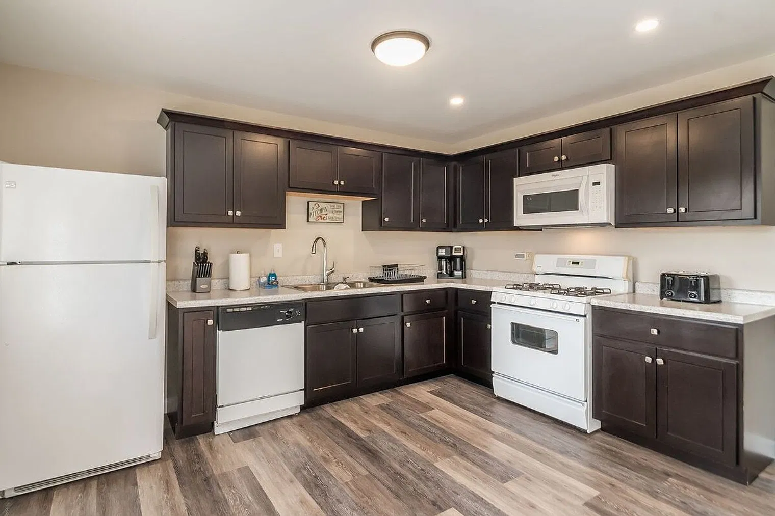 4 bed, 2.0 bath, $16,299 — Photo 2