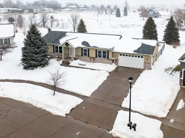 515 Grant Avenue Cir, Lisbon, IA 52253