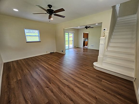 2nd image of 812 Peach St