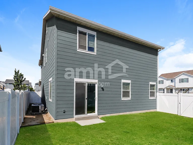 1333 W Mahogany St — Photo 16